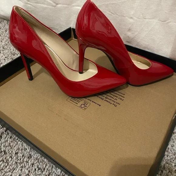 Jessica Simpson shoes - Picture 2 of 4